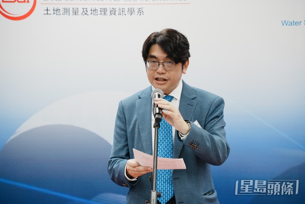 黃恩諾指,香港供水管網設在地下公共設施密集,難免面對一定程度的爆管及滲漏風險。 黃恩諾指,香港供水管網設在地下公共設施密集,難免面對一定程度的爆管及滲漏風險。