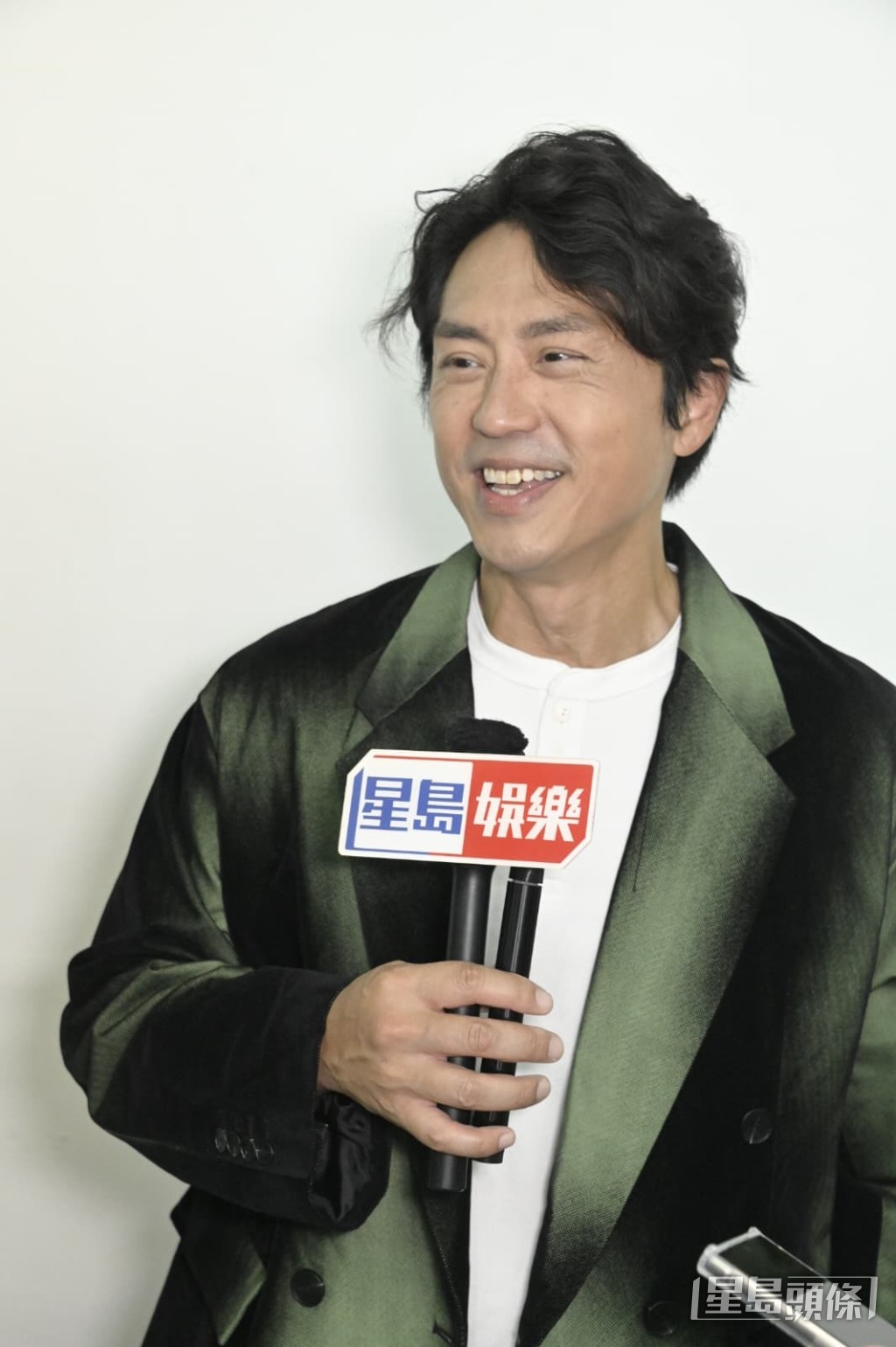 不過他的太太既旺夫,而且很靚! 不過他的太太既旺夫,而且很靚!