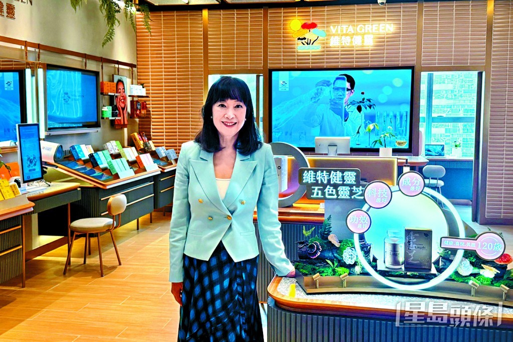 陳曦齡創辦頂尖健康產品品牌「維特健靈」並親任董事長,在醫學與商界均享有崇高地位。 陳曦齡創辦頂尖健康產品品牌「維特健靈」並親任董事長,在醫學與商界均享有崇高地位。