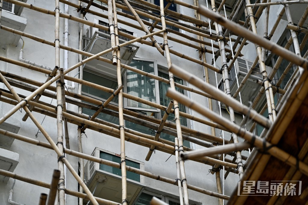 屯門怡樂花園正在進行大維修工程。