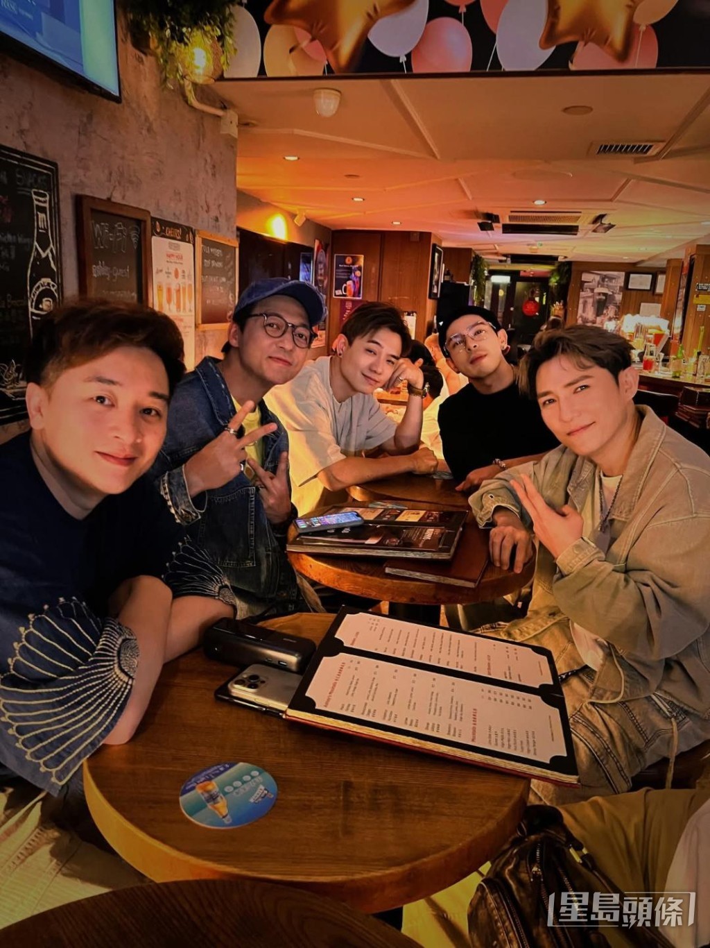 和中聲成員譚輝智、劉威煌、梁浩賢好老友。