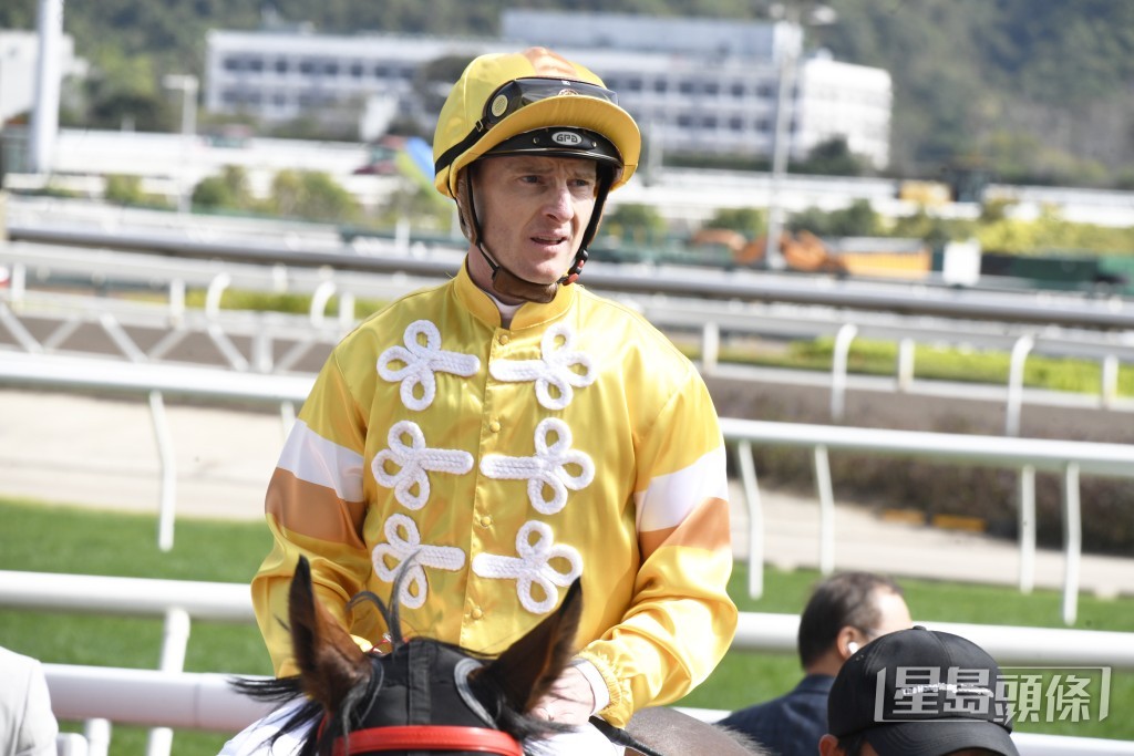 潘頓昨朝特意到場為「星光快驅」出試，全朝再未有替其他馬考驗。
