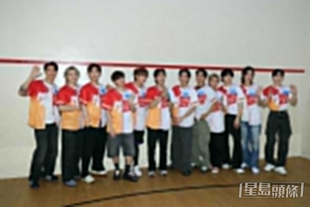 12子一起用「嗱喳招」去比拼桌球選手吳安儀。