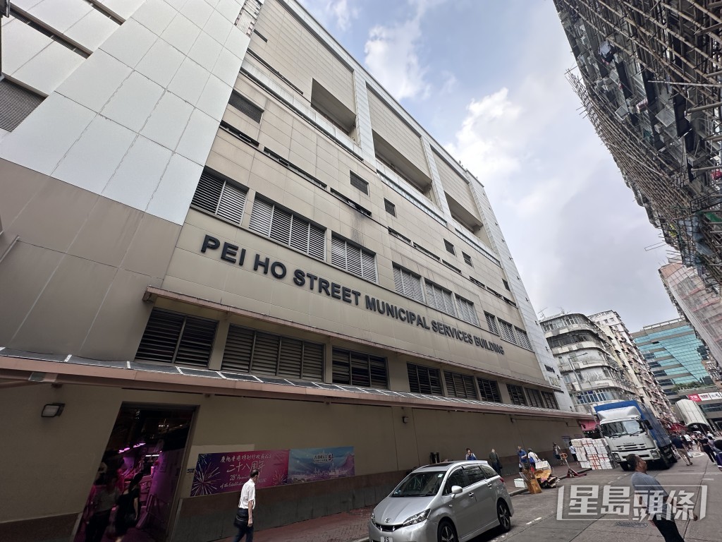 疑兇逃走至北河街街市一樓。梁國峰攝 疑兇逃走至北河街街市一樓。梁國峰攝