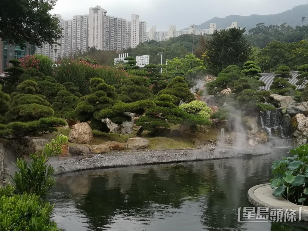 「南蓮園池」是少有以「特許方式」批准使用供水作特別用途的成功案例。 「南蓮園池」是少有以「特許方式」批准使用供水作特別用途的成功案例。