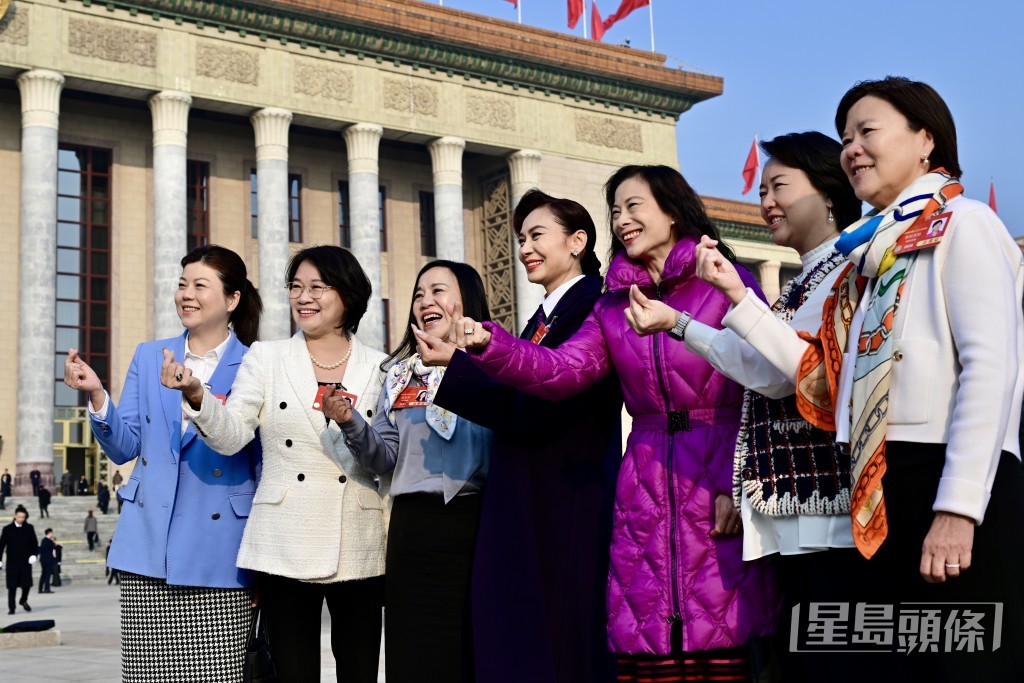 港區人大女代表合影。資料圖片 港區人大女代表合影。資料圖片