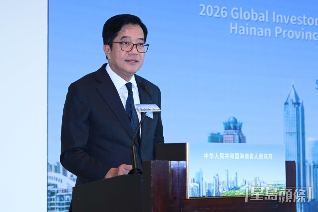 財政司副司長黃偉綸期望，未來有更多內地機構來港發債，共同推進人民幣國際化。