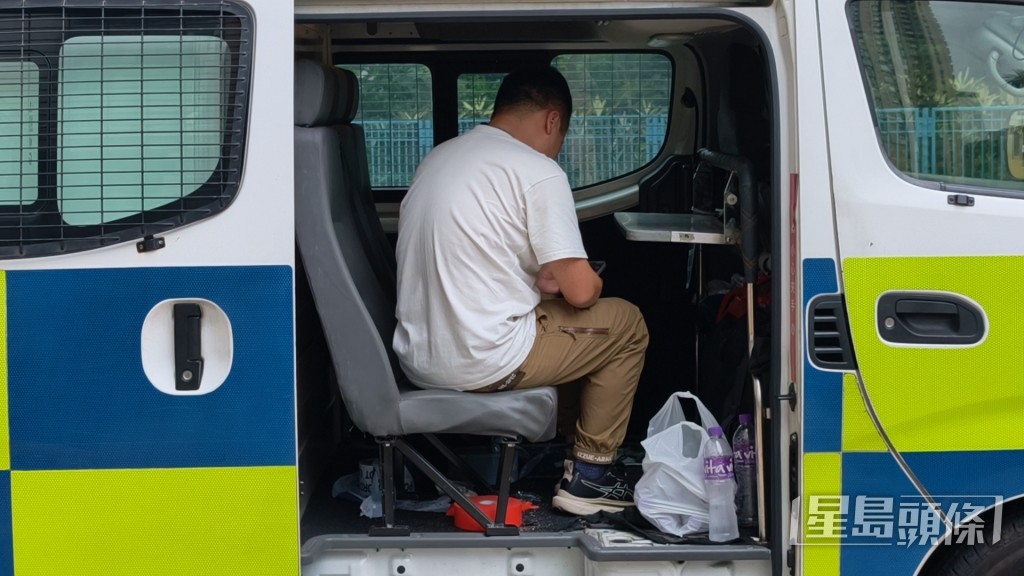 懷疑遇襲便裝警員。 懷疑遇襲便裝警員。