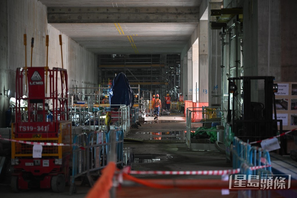 東鐵綫古洞站工程正全速前進。 東鐵綫古洞站工程正全速前進。