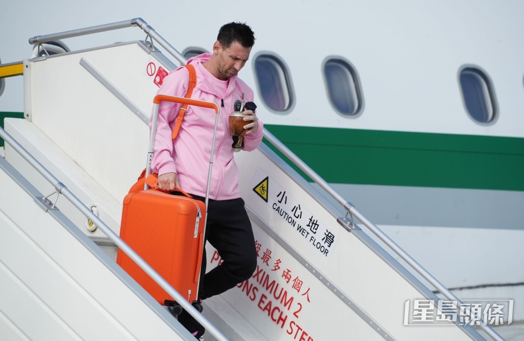 美斯抵達香港國際機場。劉駿軒攝