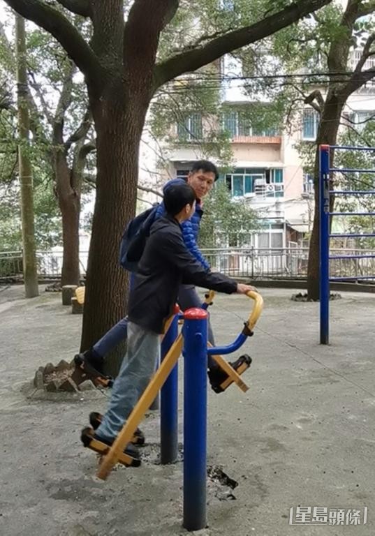 方卓祺在一次探訪中認識輟學的少年「小李」（化名）。 受訪者提供