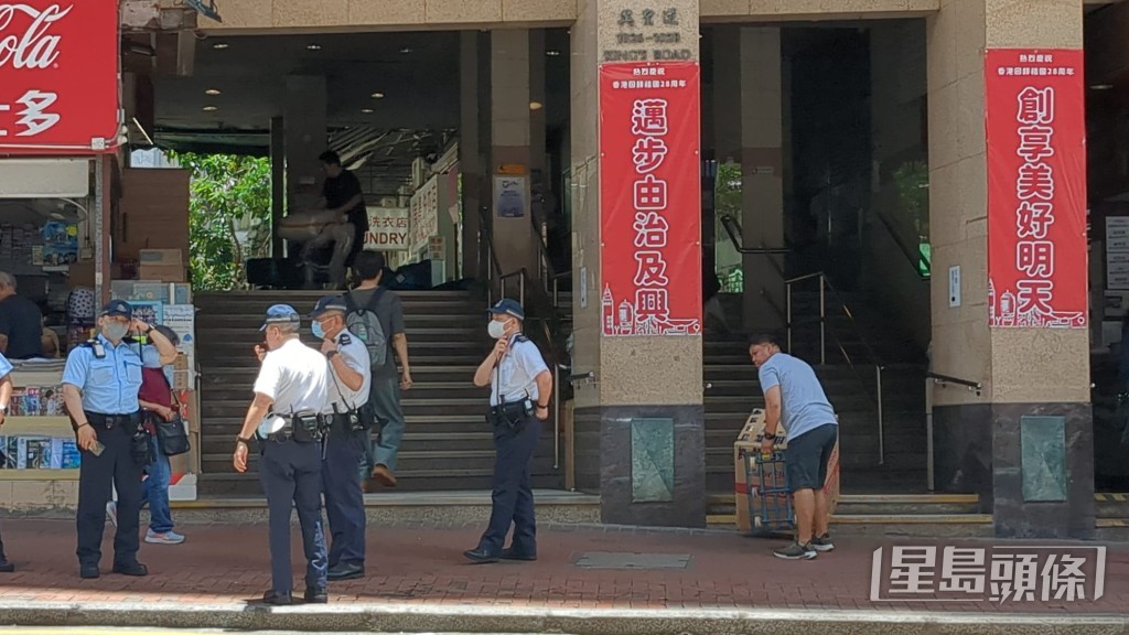 警員到場調查。蔡楚輝攝