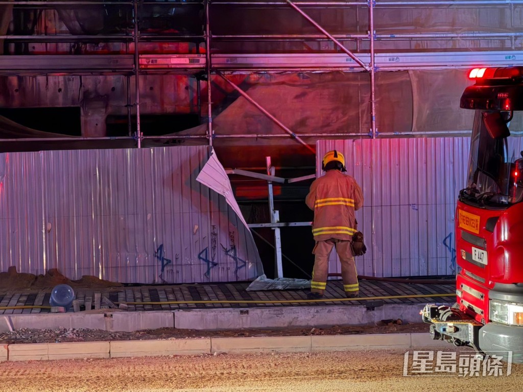 消防在場調查。 消防在場調查。