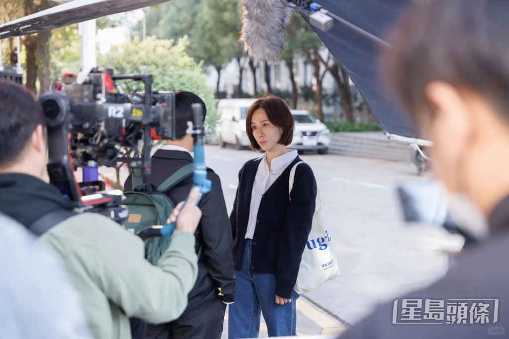 文頌嫻更為突顯角色的憔悴感，刻意減磅投入演出。