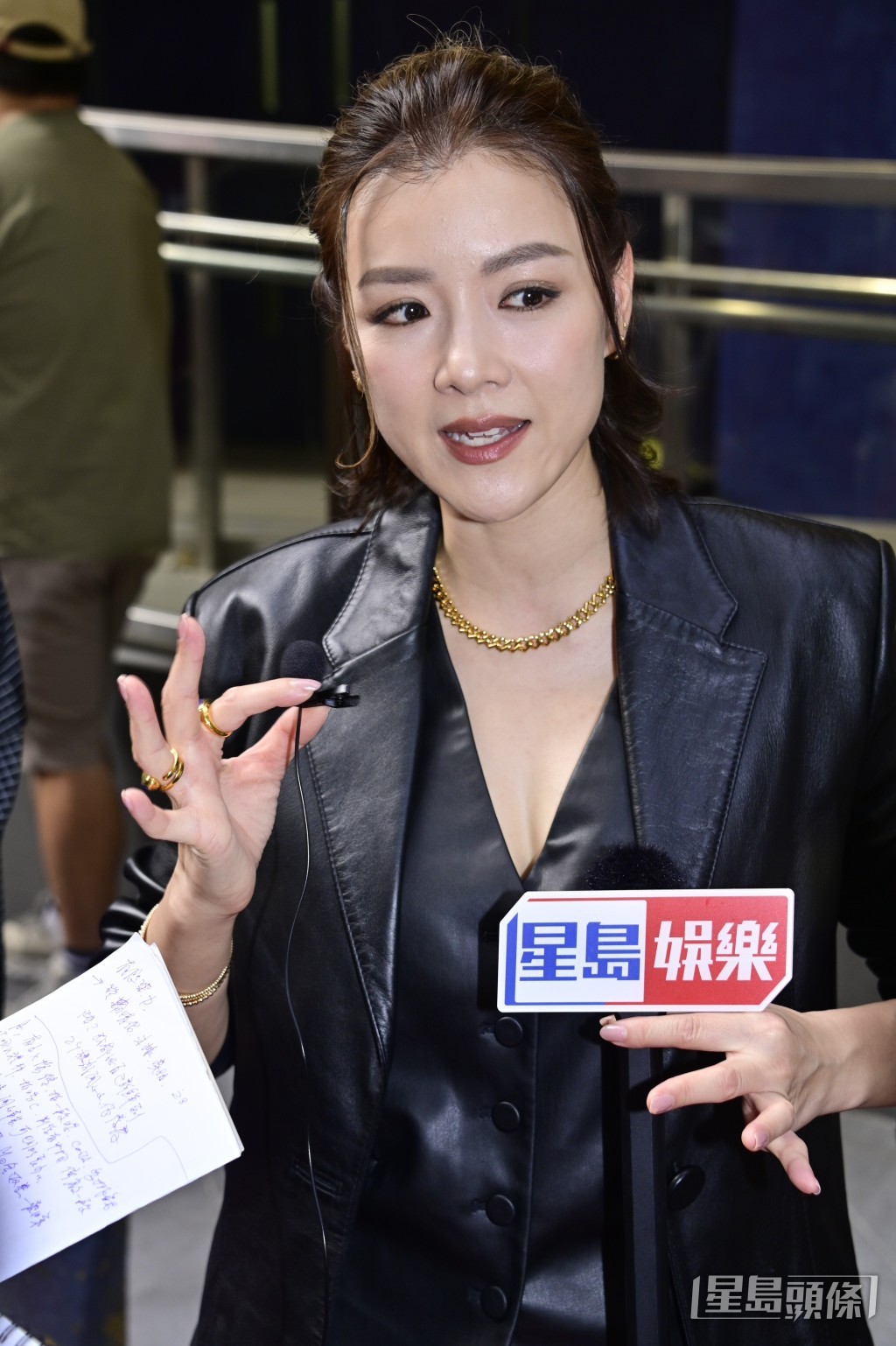 好大條事業線。