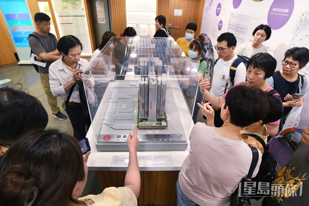 招國偉指，今期居屋已相對容易抽中，舉例有非核心家庭，例如姊妹的個案也能成功購入。