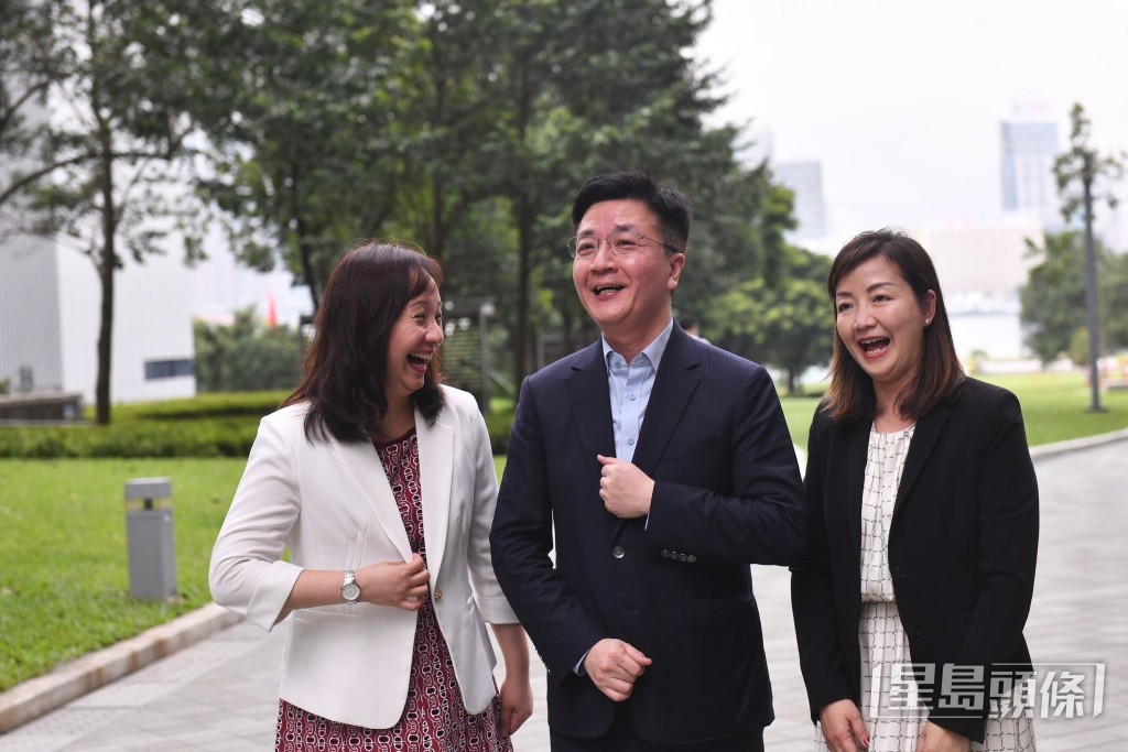 左起︰李婉心、葉柏強及鍾麗金。陳極彰攝