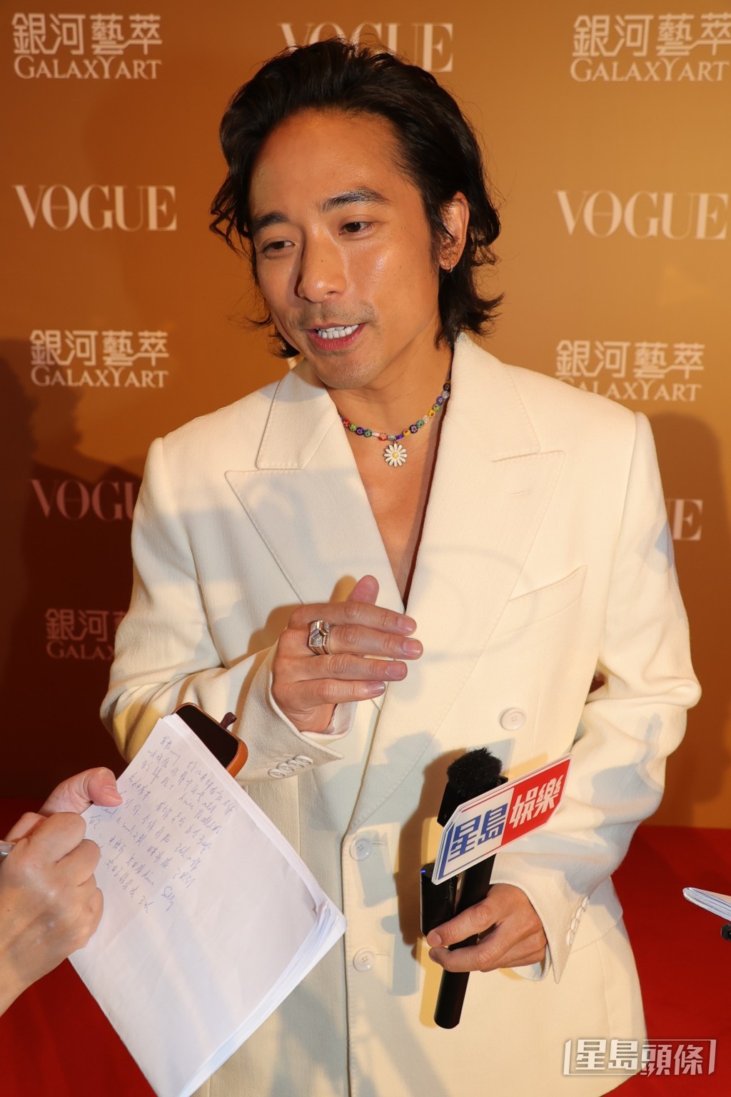 林德信表示葉蒨文在9月30日生日,會連續幾日約食晚飯慶祝。 林德信表示葉蒨文在9月30日生日,會連續幾日約食晚飯慶祝。