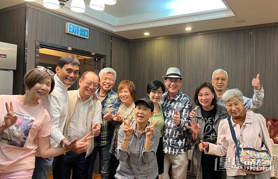 留港期间跟TVB同事欢聚。