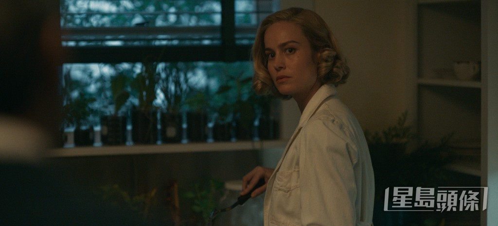 女主角Elizabeth 立志想成為化學家。