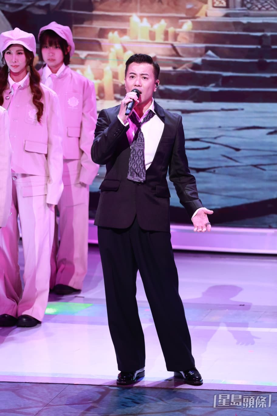 梁漢文展現神級唱功，一連演唱多首經典金曲。