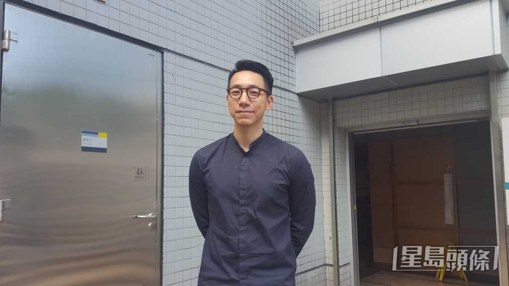 柳俊江是TVB前新聞主播。