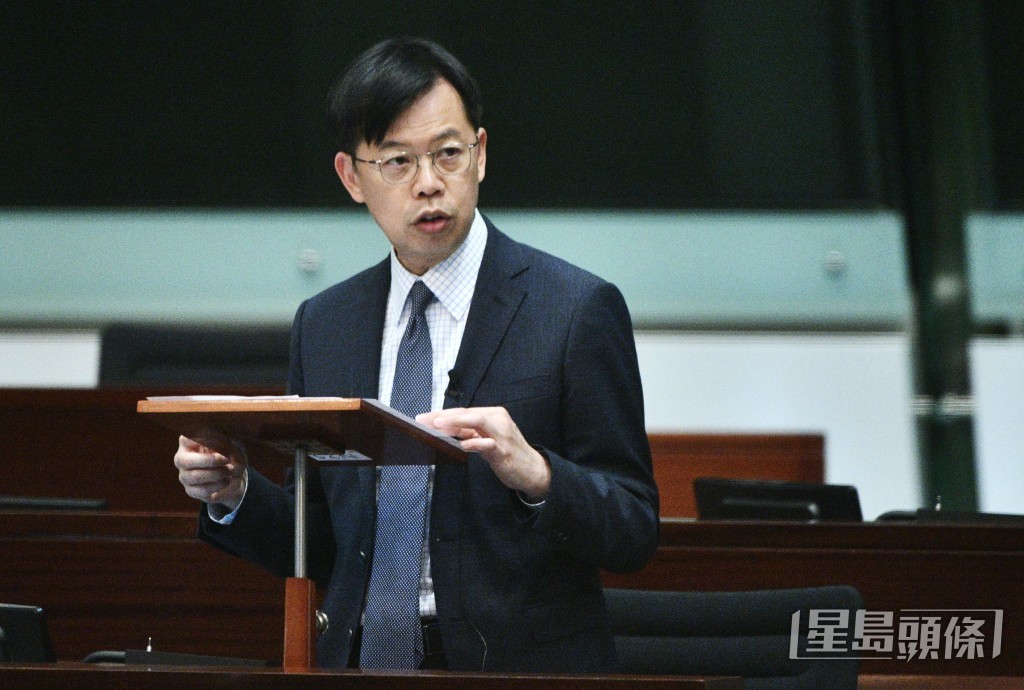 陳振英則建議將北部都會區展覽設施設於會展中心。 陳振英則建議將北部都會區展覽設施設於會展中心。