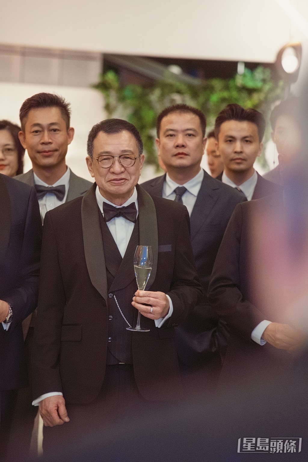 「金牌綠葉」許紹雄的演出亦掀動了不少網民情緒。