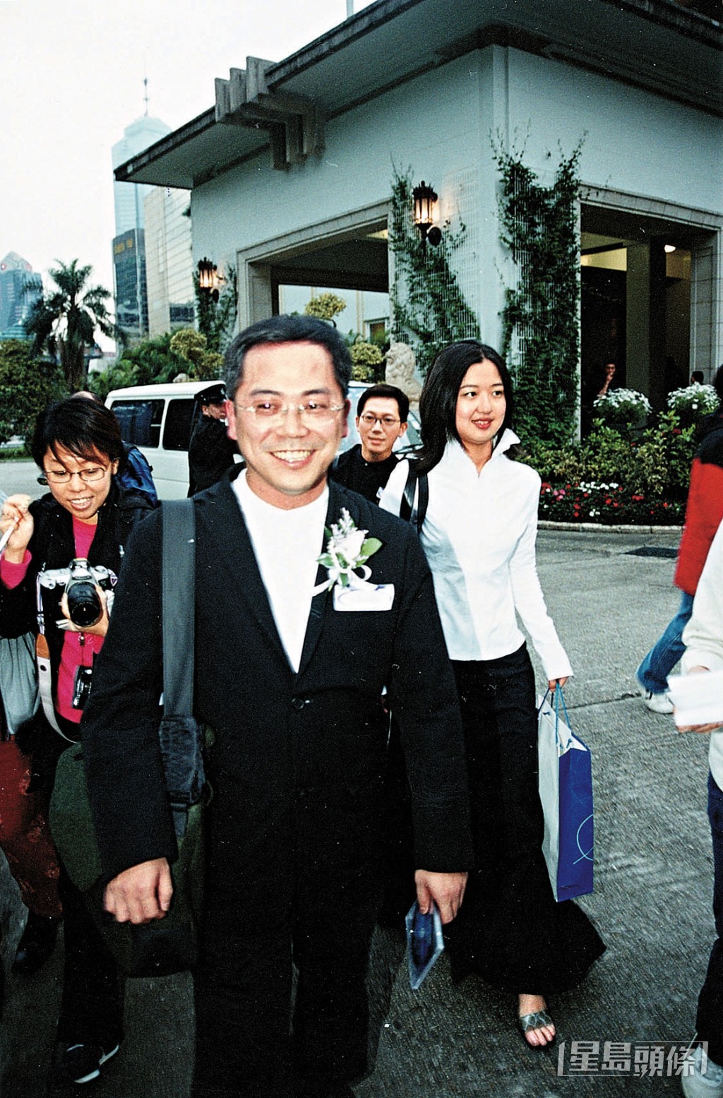 葉錦添曾跟女友現身。