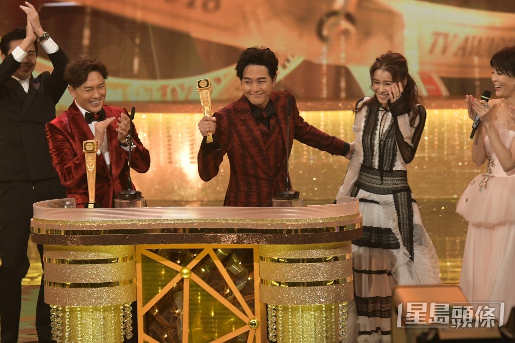 2018年蕭正楠與曹永廉冧莊，憑飲食節目《兄弟大茶飯》獲得「最受歡迎電視拍檔」。