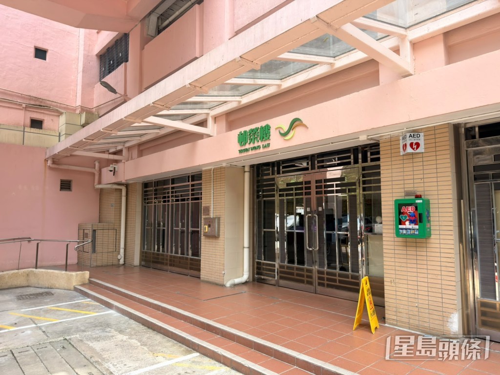 事主倒卧停车场对出位置。梁国峰摄 事主倒卧停车场对出位置。梁国峰摄
