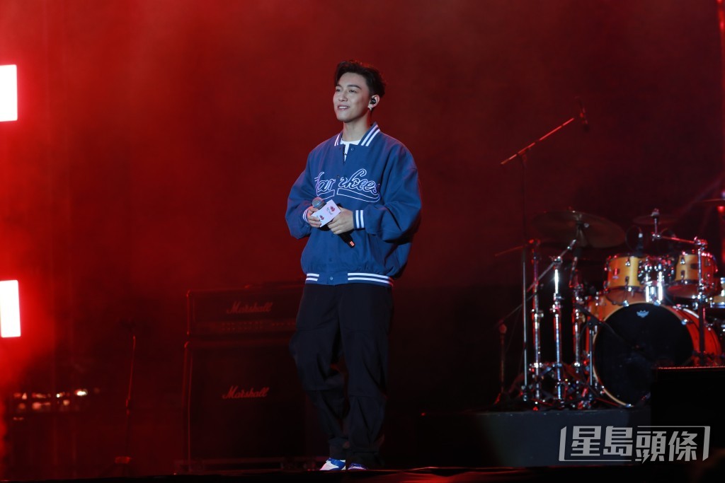 更呼吁有录下他演出的粉丝拿出来和大家分享。
