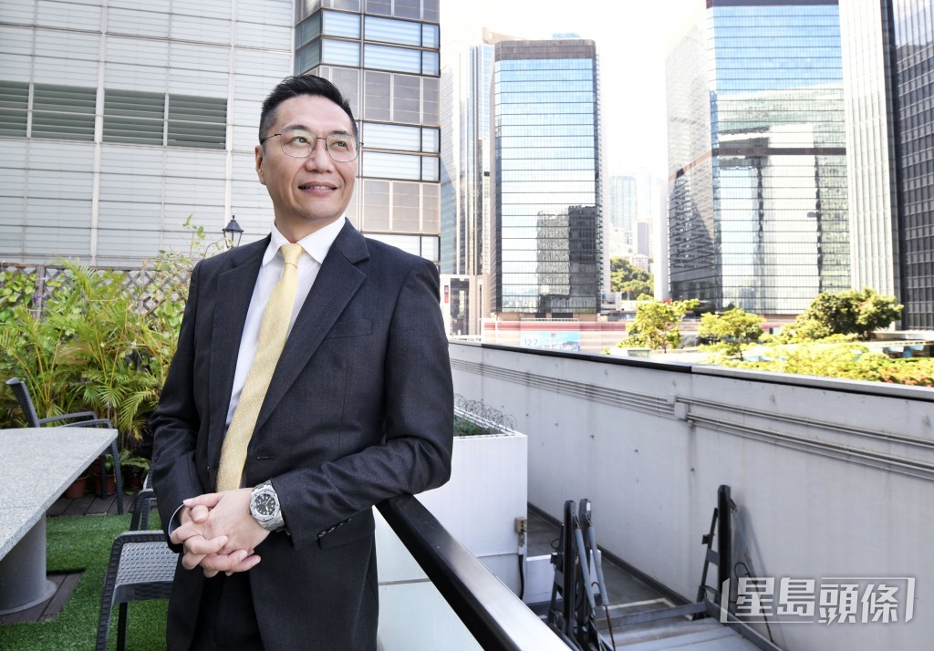 對於業界轉型,邵家輝指業界需正視網購趨勢。 對於業界轉型,邵家輝指業界需正視網購趨勢。