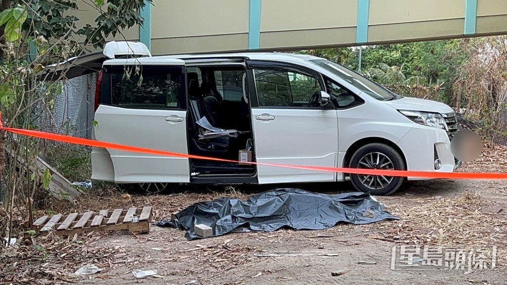 燒炭男子當場氣絕身亡。蔡楚輝攝