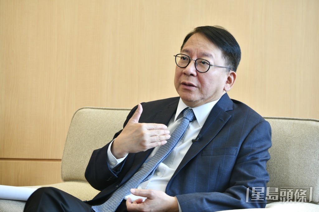 陳國基指公務員要以身作則，有需要可以報銷的士費用。資料圖片