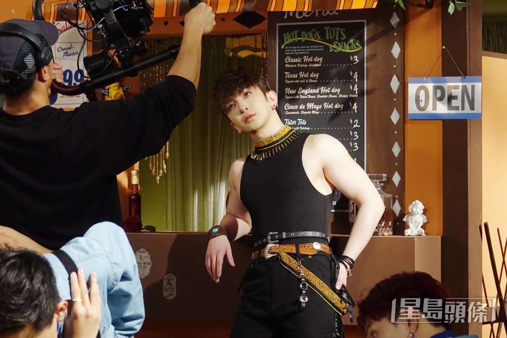 以「魅力」作新歌主題。