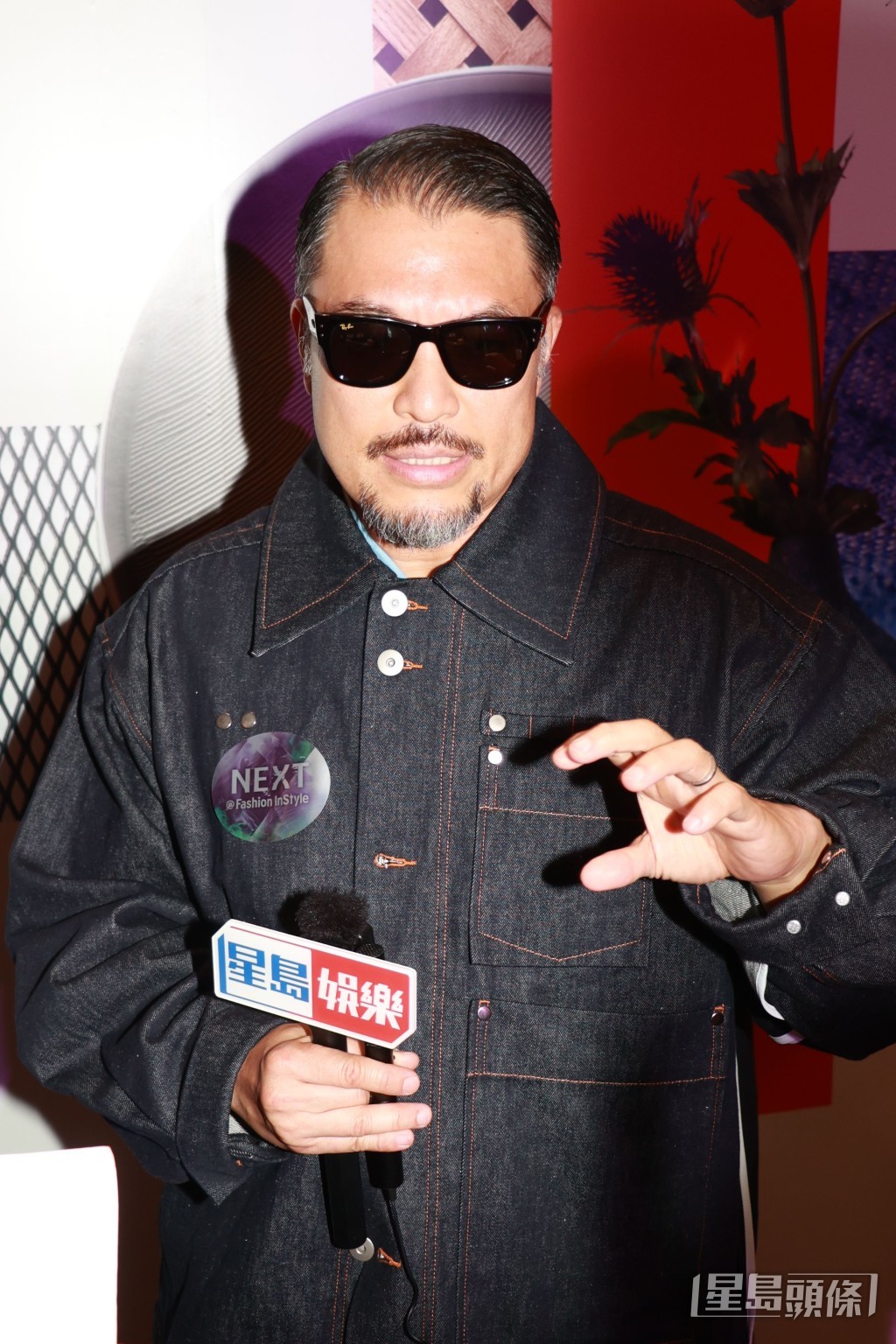 更越講越激動。