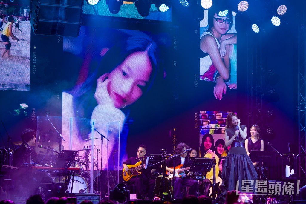 整晚演出分為「過去」、「現在」和「未來」等不同章節。 整晚演出分為「過去」、「現在」和「未來」等不同章節。