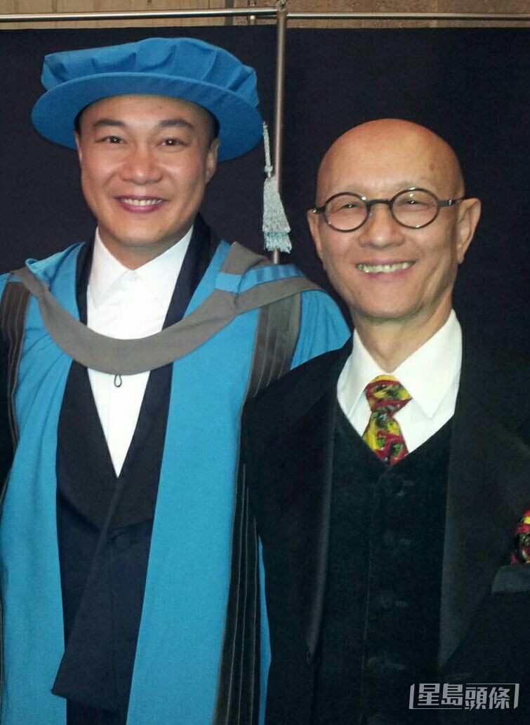 陈奕迅获颁发荣誉博士，父亲陈裘大老怀安慰。
