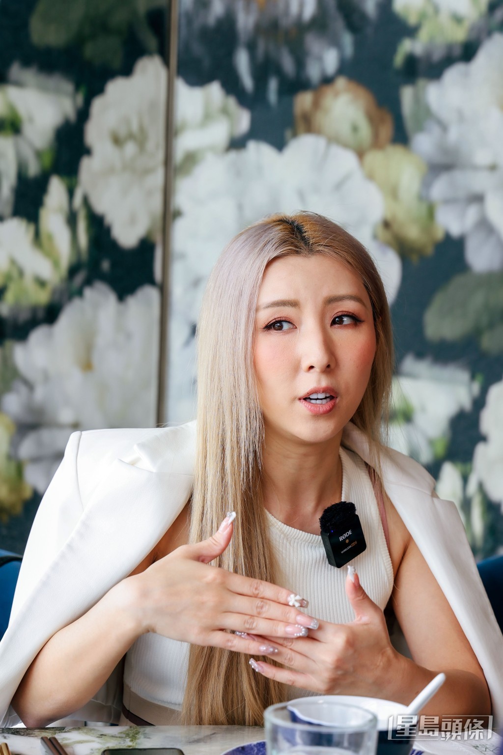 嘉儀否認忽然富貴。 嘉儀否認忽然富貴。
