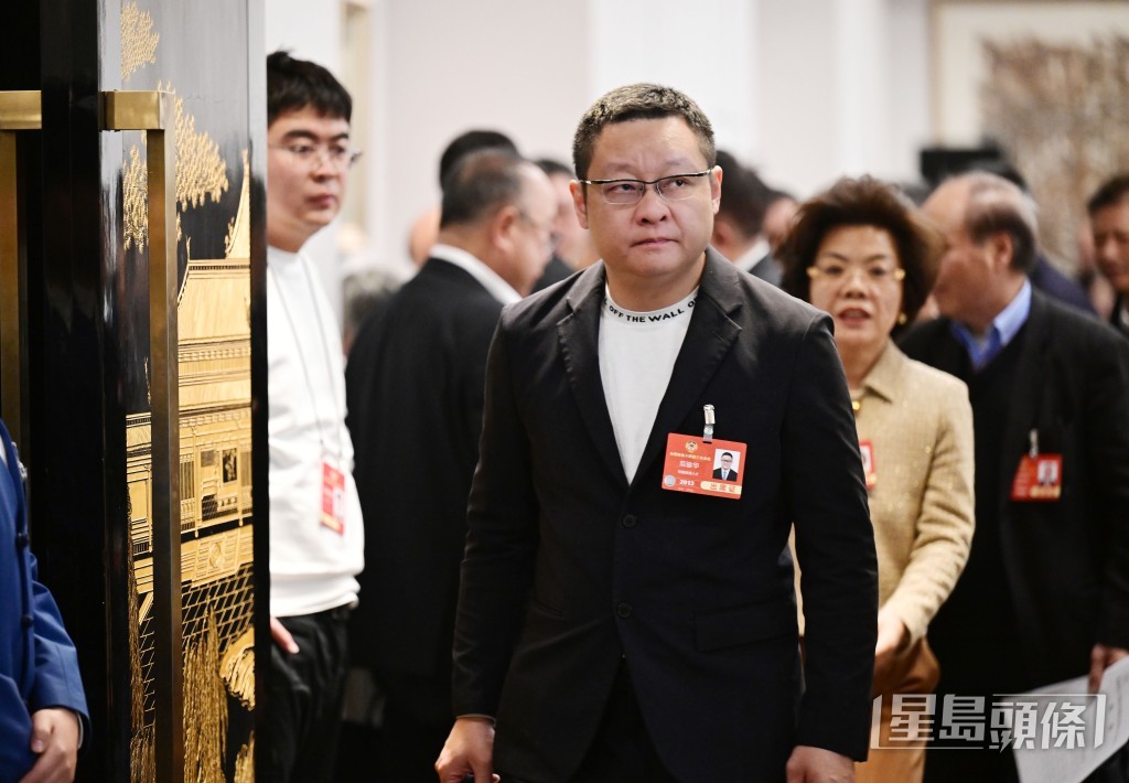 全國政協委員范駿華下午參與討論政協常委會工作報告。劉駿軒攝