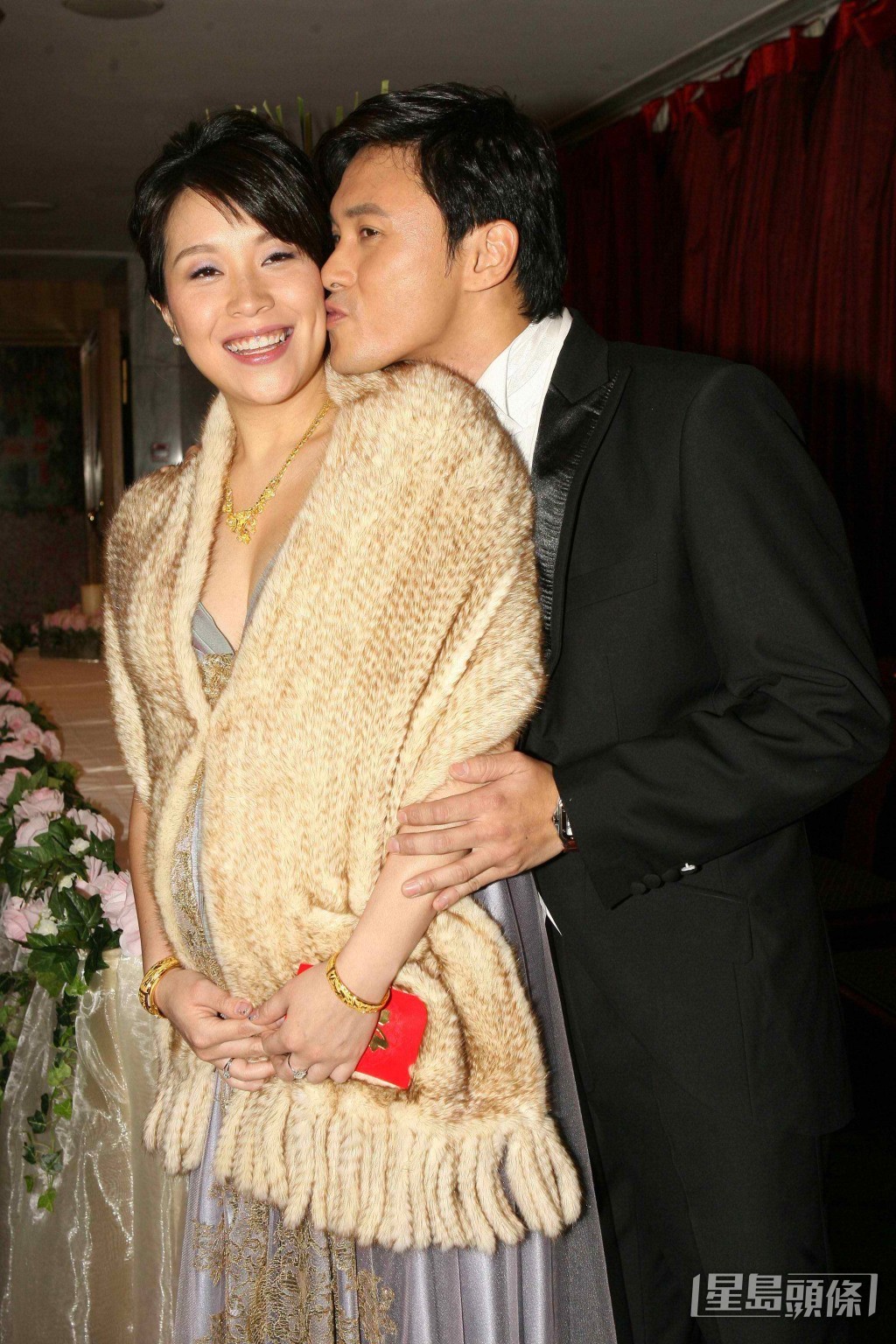 姜大衛大女姜依蘭2007年與曹永廉結婚。