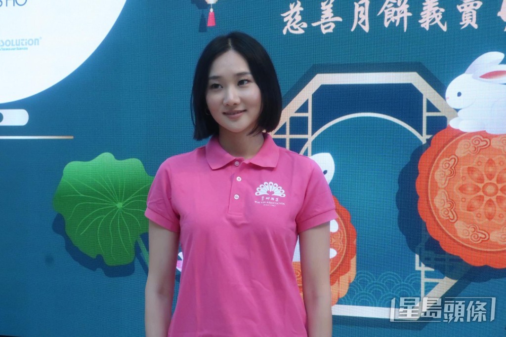 卸任港季軍袁文靜和TVB尚有年合約 。