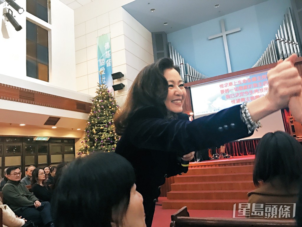 張瑪莉早在1985年已經受洗成為基督徒,近年曾在教會佈道會講見證。(東周刊圖片) 張瑪莉早在1985年已經受洗成為基督徒,近年曾在教會佈道會講見證。(東周刊圖片)