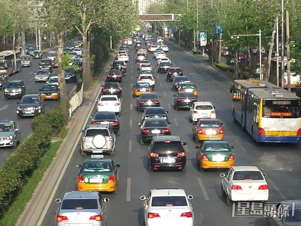 內地早於2016年將網約車使用合法化,並對網約車經營者、車輛和駕駛員實行許可管理。資料圖片 內地早於2016年將網約車使用合法化,並對網約車經營者、車輛和駕駛員實行許可管理。資料圖片