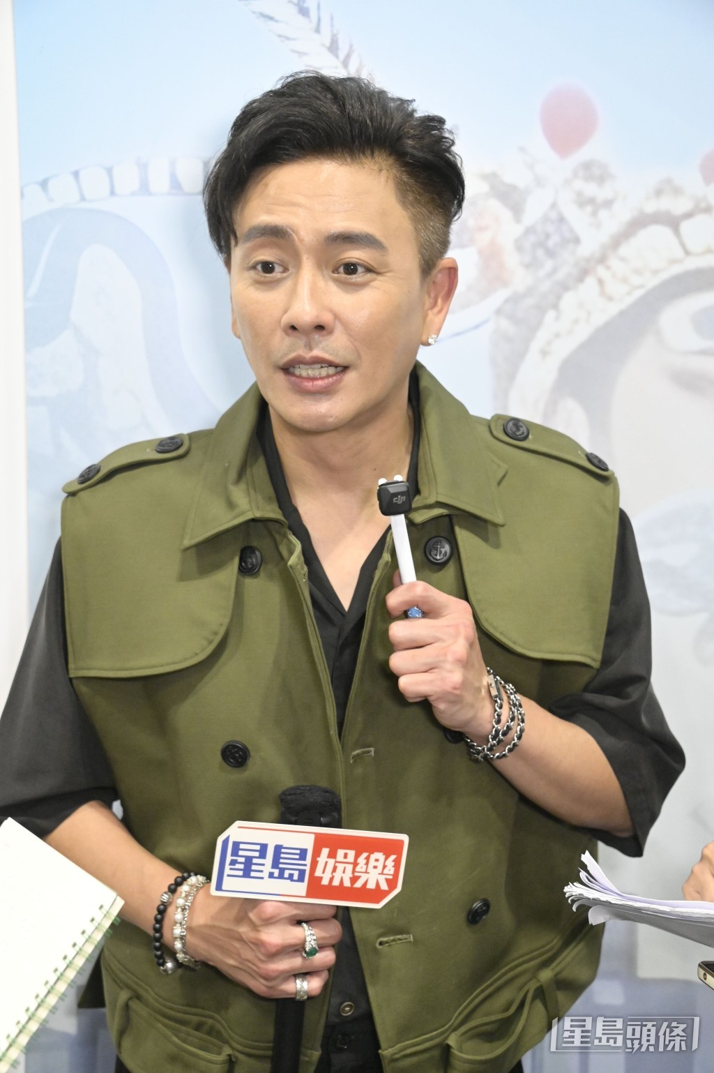 黃宗澤昨晚全屋冷氣壞掉。 黃宗澤昨晚全屋冷氣壞掉。