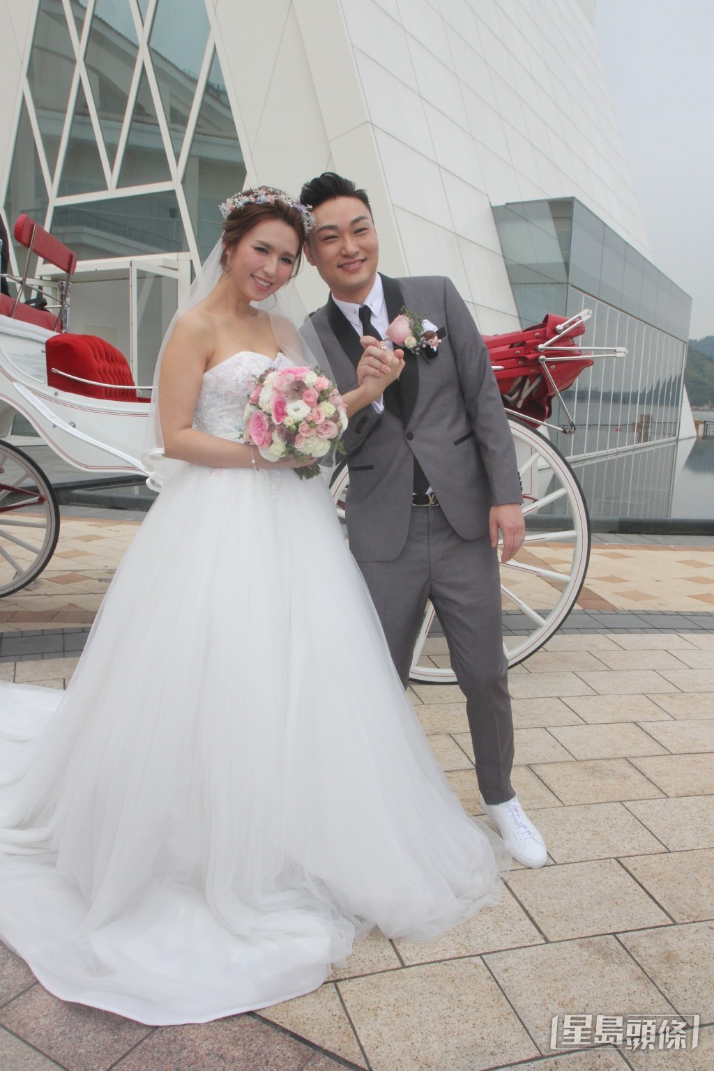 孙慧雪于2016年与富二代罗天彦结婚。 ​  ​
