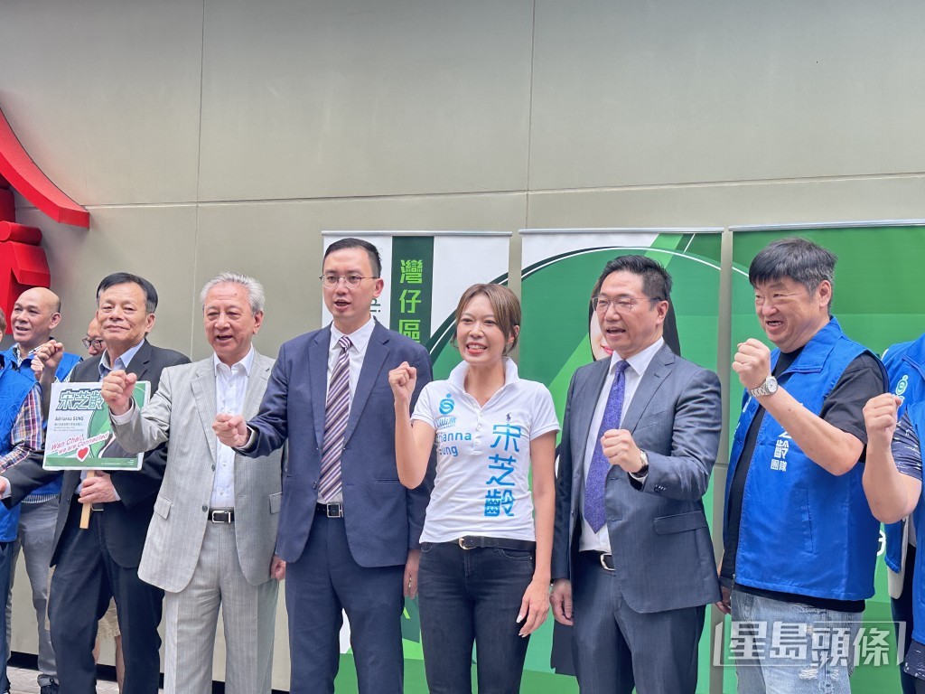 自由黨主席邵家輝笑稱宋芝齡每每「落區」都有街坊爭相合影，「要大家組織排隊先唔會阻街」，足見反響熱烈。常彧璠攝
