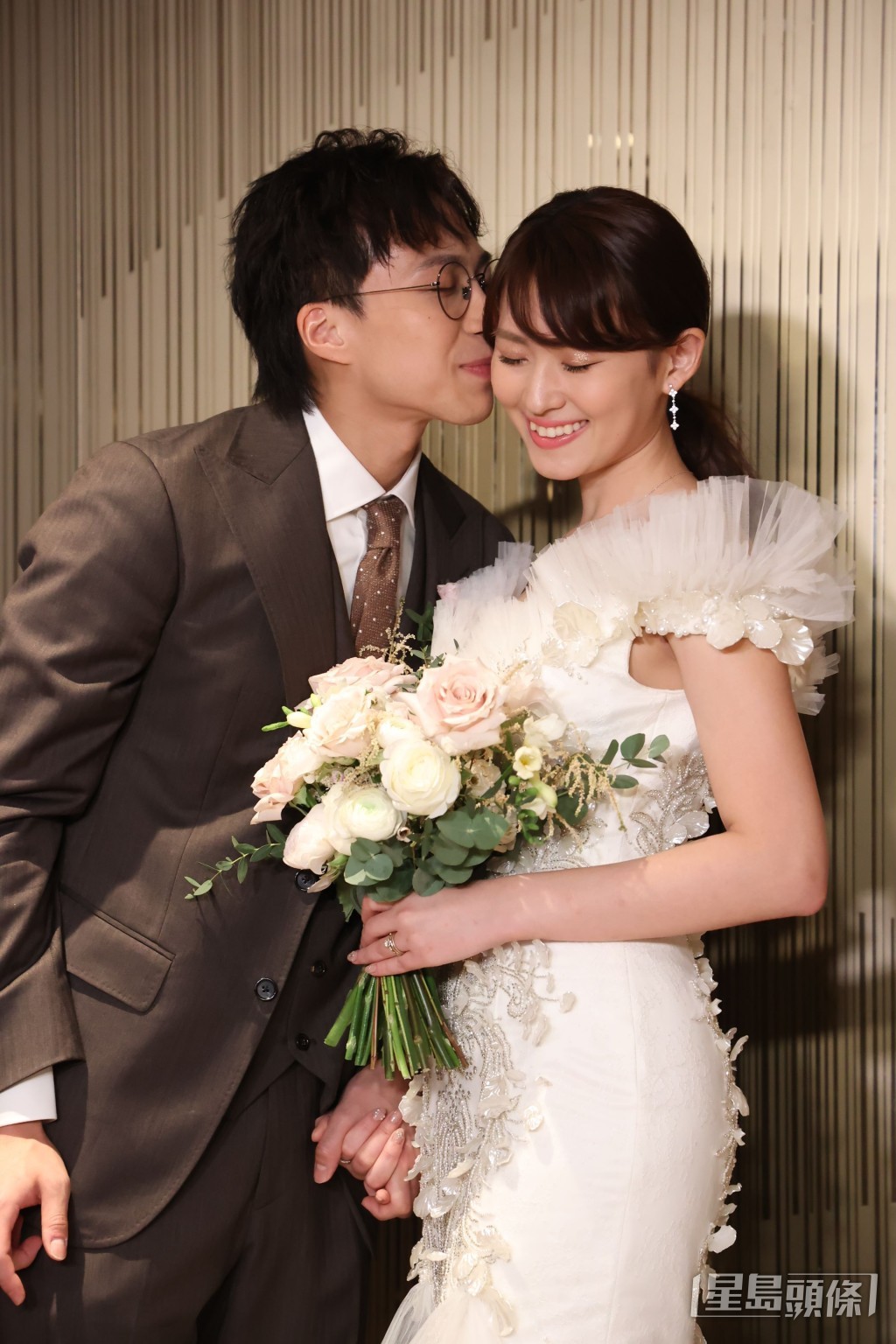 吴业坤、浜口爱子今年3月补摆婚宴。
