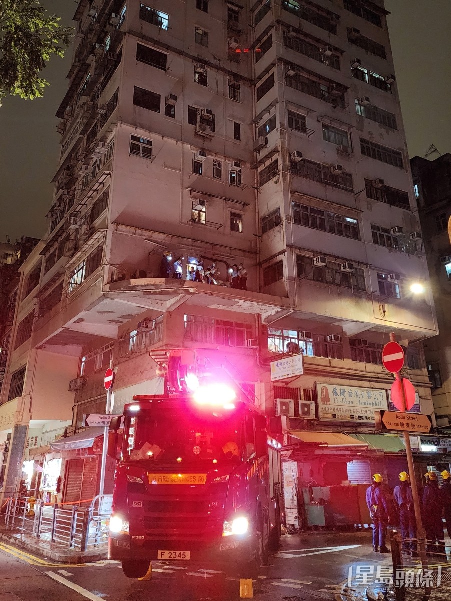現場為深水埗鴨寮街139-141號華登大廈。 現場為深水埗鴨寮街139-141號華登大廈。